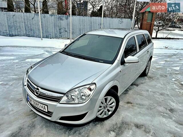 Серый Опель Астра, объемом двигателя 1.6 л и пробегом 132 тыс. км за 5699 $, фото 1 на Automoto.ua