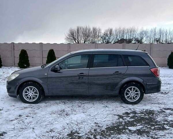 Серый Опель Астра, объемом двигателя 1.7 л и пробегом 279 тыс. км за 5250 $, фото 1 на Automoto.ua