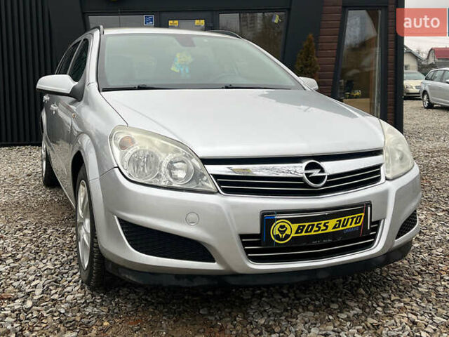 Серый Опель Астра, объемом двигателя 1.69 л и пробегом 300 тыс. км за 6100 $, фото 1 на Automoto.ua