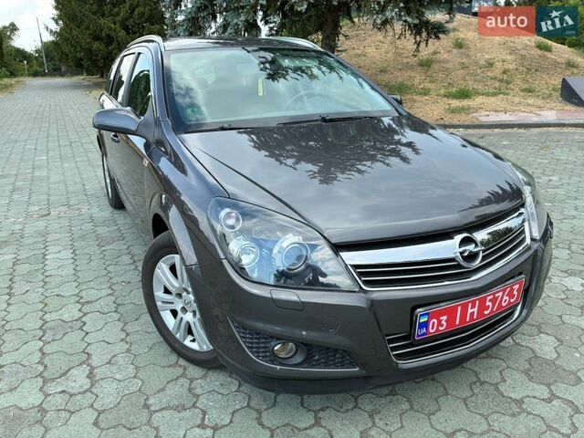 Сірий Опель Астра, об'ємом двигуна 1.6 л та пробігом 211 тис. км за 5500 $, фото 1 на Automoto.ua