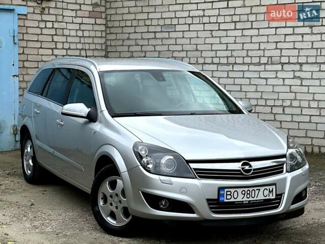 Опель Астра 2009 в Николаеве на Automoto.ua Серый Опель Астра, объемом двигателя 1.7 л и пробегом 304 тыс. км за 5950 $, фото 1 на Automoto.ua