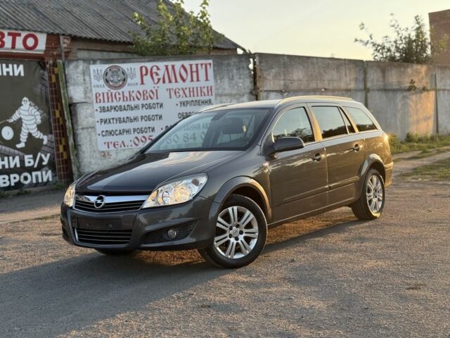 Серый Опель Астра, объемом двигателя 1.7 л и пробегом 271 тыс. км за 3700 $, фото 1 на Automoto.ua