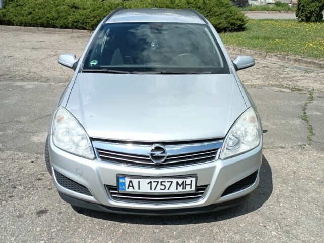 Серый Опель Астра, объемом двигателя 1.7 л и пробегом 350 тыс. км за 5500 $, фото 1 на Automoto.ua