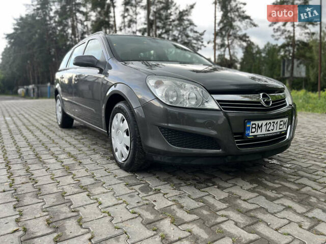Серый Опель Астра, объемом двигателя 1.6 л и пробегом 253 тыс. км за 5100 $, фото 1 на Automoto.ua