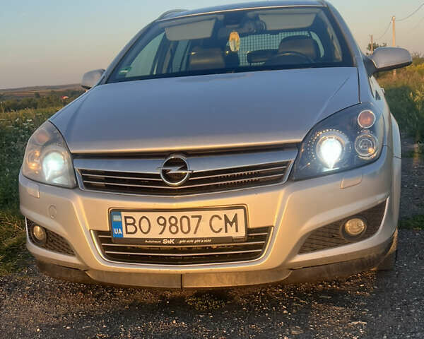 Серый Опель Астра, объемом двигателя 1.7 л и пробегом 298 тыс. км за 5300 $, фото 1 на Automoto.ua