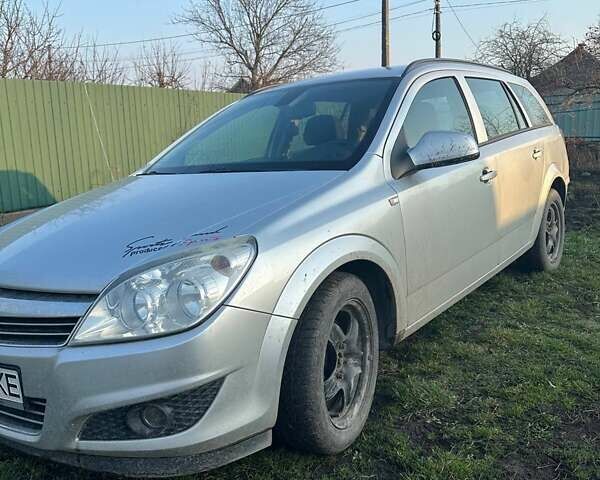 Серый Опель Астра, объемом двигателя 1.69 л и пробегом 240 тыс. км за 4850 $, фото 1 на Automoto.ua