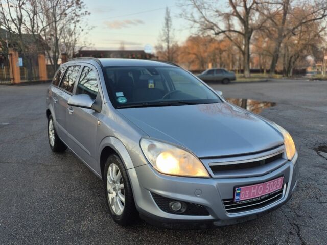 Серый Опель Астра, объемом двигателя 0 л и пробегом 185 тыс. км за 5700 $, фото 1 на Automoto.ua