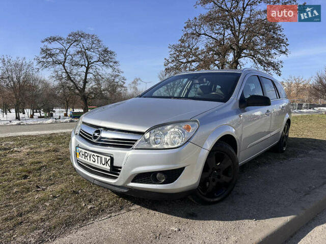 Серый Опель Астра, объемом двигателя 1.9 л и пробегом 220 тыс. км за 5300 $, фото 1 на Automoto.ua