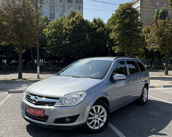 Серый Опель Астра, объемом двигателя 1.6 л и пробегом 194 тыс. км за 6100 $, фото 1 на Automoto.ua