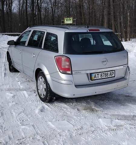 Серый Опель Астра, объемом двигателя 1.7 л и пробегом 500 тыс. км за 3950 $, фото 1 на Automoto.ua