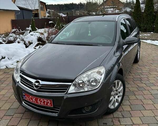 Серый Опель Астра, объемом двигателя 1.6 л и пробегом 207 тыс. км за 5650 $, фото 1 на Automoto.ua