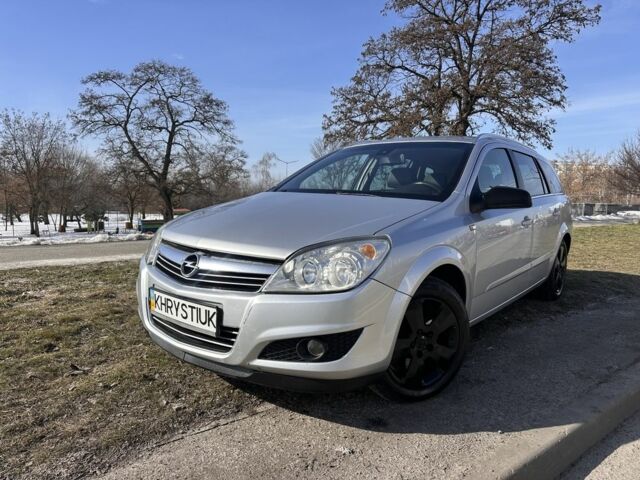 Серый Опель Астра, объемом двигателя 1.9 л и пробегом 220 тыс. км за 5300 $, фото 1 на Automoto.ua