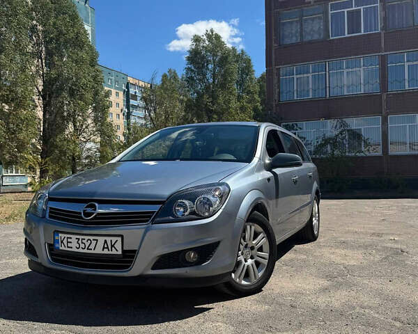 Сірий Опель Астра, об'ємом двигуна 1.6 л та пробігом 217 тис. км за 6000 $, фото 1 на Automoto.ua