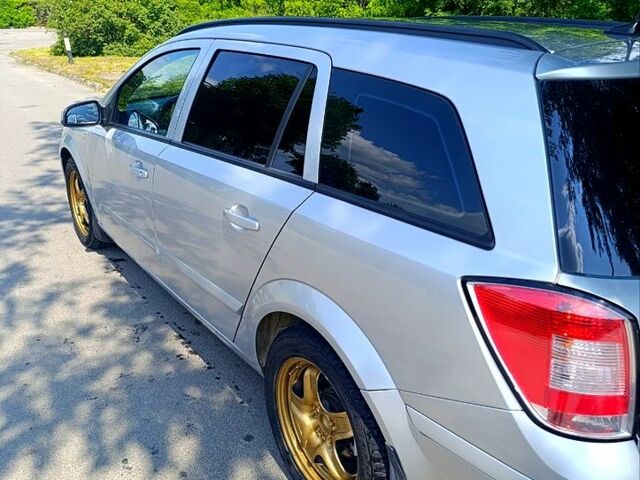 Серый Опель Астра, объемом двигателя 1.6 л и пробегом 208 тыс. км за 6500 $, фото 1 на Automoto.ua