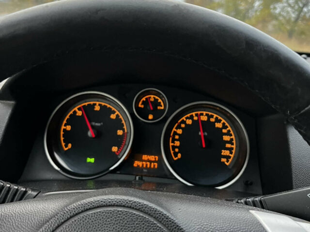Сірий Опель Астра, об'ємом двигуна 1.69 л та пробігом 250 тис. км за 4700 $, фото 1 на Automoto.ua