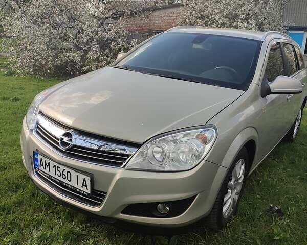 Серый Опель Астра, объемом двигателя 1.6 л и пробегом 199 тыс. км за 5650 $, фото 1 на Automoto.ua