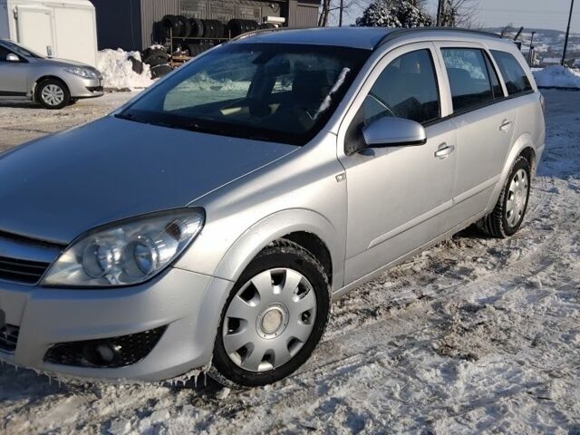 Серый Опель Астра, объемом двигателя 1.7 л и пробегом 300 тыс. км за 4000 $, фото 1 на Automoto.ua