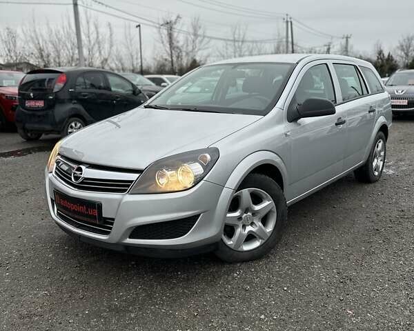 Серый Опель Астра, объемом двигателя 1.7 л и пробегом 252 тыс. км за 3500 $, фото 1 на Automoto.ua