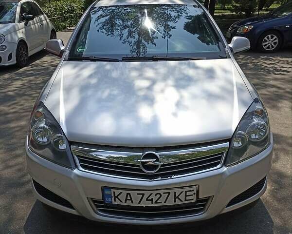 Опель Астра 2010 у Києві на Automoto.ua Сірий Опель Астра, об'ємом двигуна 1.7 л та пробігом 255 тис. км за 5500 $, фото 1 на Automoto.ua