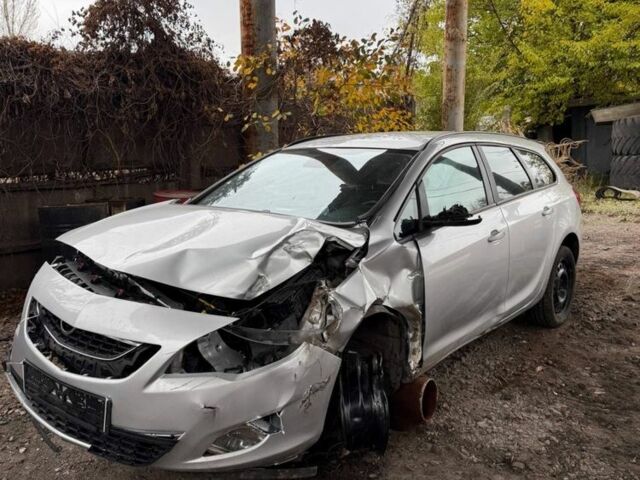 Сірий Опель Астра, об'ємом двигуна 1.7 л та пробігом 250 тис. км за 2100 $, фото 1 на Automoto.ua