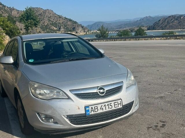 Сірий Опель Астра, об'ємом двигуна 1.69 л та пробігом 263 тис. км за 5900 $, фото 1 на Automoto.ua