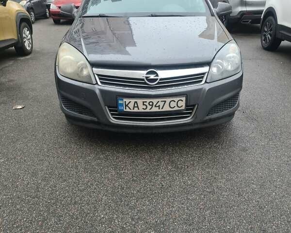 Серый Опель Астра, объемом двигателя 1.69 л и пробегом 342 тыс. км за 5300 $, фото 1 на Automoto.ua