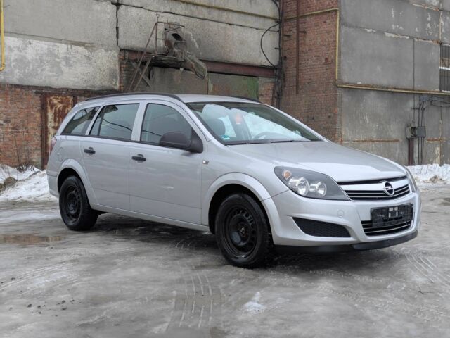Серый Опель Астра, объемом двигателя 1.7 л и пробегом 250 тыс. км за 2299 $, фото 1 на Automoto.ua