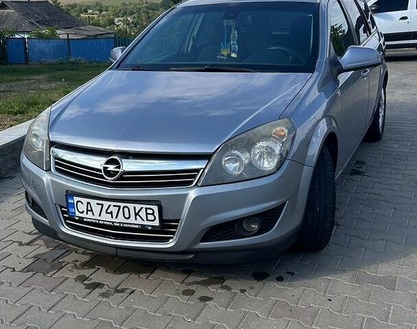 Сірий Опель Астра, об'ємом двигуна 1.9 л та пробігом 375 тис. км за 5500 $, фото 1 на Automoto.ua