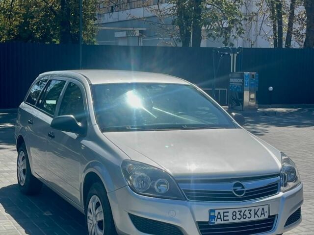Сірий Опель Астра, об'ємом двигуна 1.7 л та пробігом 250 тис. км за 4900 $, фото 1 на Automoto.ua