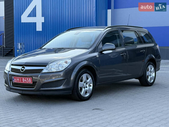 Опель Астра 2010 в Ровно на Automoto.ua Серый Опель Астра, объемом двигателя 1.6 л и пробегом 203 тыс. км за 5350 $, фото 1 на Automoto.ua