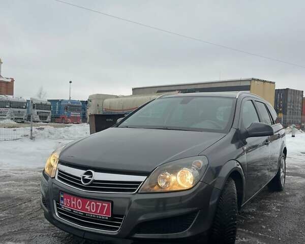 Серый Опель Астра, объемом двигателя 1.6 л и пробегом 216 тыс. км за 6299 $, фото 1 на Automoto.ua