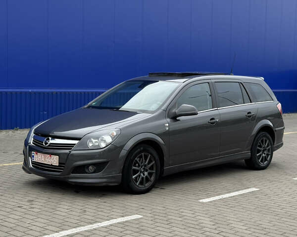 Опель Астра 2010 в Дубно на Automoto.ua Серый Опель Астра, объемом двигателя 1.6 л и пробегом 229 тыс. км за 5100 $, фото 1 на Automoto.ua