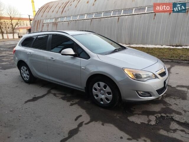 Серый Опель Астра, объемом двигателя 1.7 л и пробегом 249 тыс. км за 6899 $, фото 1 на Automoto.ua