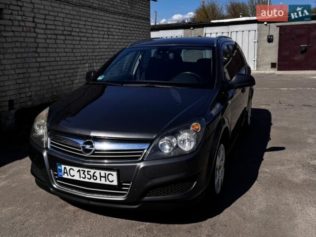 Серый Опель Астра, объемом двигателя 1.6 л и пробегом 222 тыс. км за 5600 $, фото 1 на Automoto.ua
