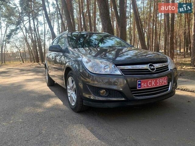 Серый Опель Астра, объемом двигателя 1.6 л и пробегом 237 тыс. км за 6400 $, фото 1 на Automoto.ua