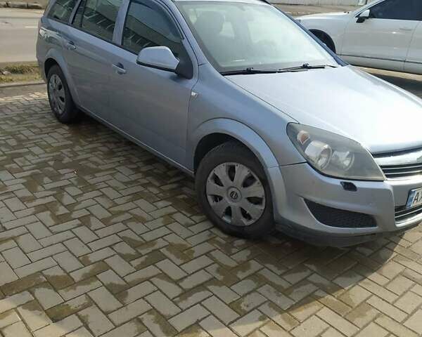 Сірий Опель Астра, об'ємом двигуна 1.6 л та пробігом 345 тис. км за 2000 $, фото 1 на Automoto.ua