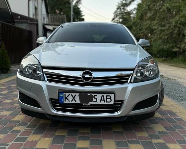 Сірий Опель Астра, об'ємом двигуна 1.7 л та пробігом 238 тис. км за 6200 $, фото 1 на Automoto.ua