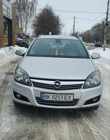 Сірий Опель Астра, об'ємом двигуна 1.7 л та пробігом 272 тис. км за 5600 $, фото 1 на Automoto.ua