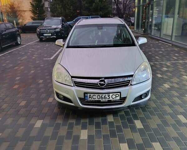 Серый Опель Астра, объемом двигателя 1.7 л и пробегом 238 тыс. км за 4999 $, фото 1 на Automoto.ua