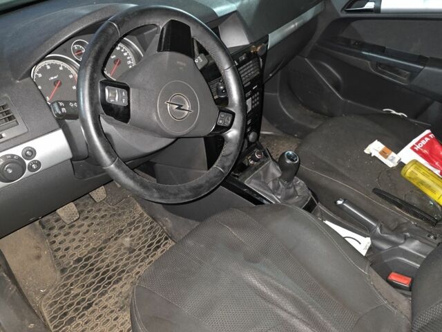 Серый Опель Астра, объемом двигателя 1.7 л и пробегом 270 тыс. км за 2700 $, фото 1 на Automoto.ua