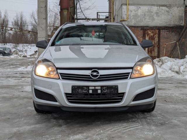 Сірий Опель Астра, об'ємом двигуна 1.7 л та пробігом 250 тис. км за 2299 $, фото 1 на Automoto.ua