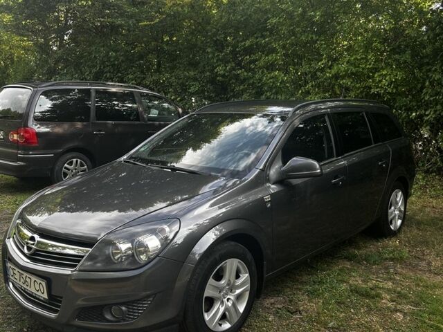 Сірий Опель Астра, об'ємом двигуна 1.9 л та пробігом 235 тис. км за 6300 $, фото 1 на Automoto.ua