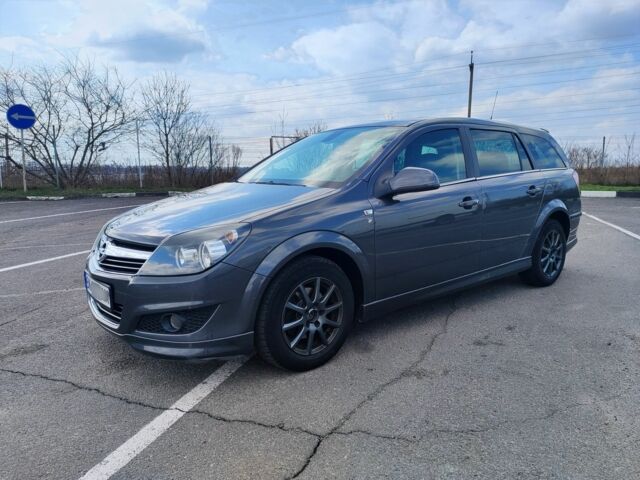 Серый Опель Астра, объемом двигателя 1.6 л и пробегом 232 тыс. км за 5000 $, фото 1 на Automoto.ua