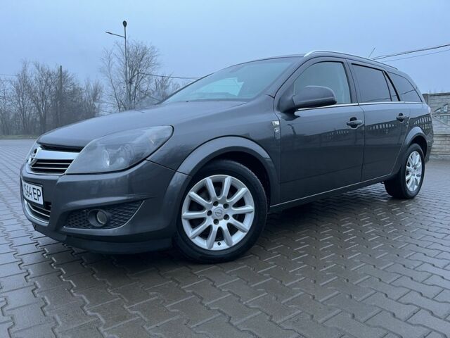 Серый Опель Астра, объемом двигателя 1.6 л и пробегом 242 тыс. км за 6199 $, фото 1 на Automoto.ua