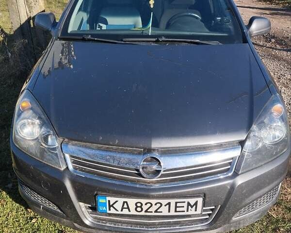 Сірий Опель Астра, об'ємом двигуна 1.7 л та пробігом 214 тис. км за 6300 $, фото 1 на Automoto.ua