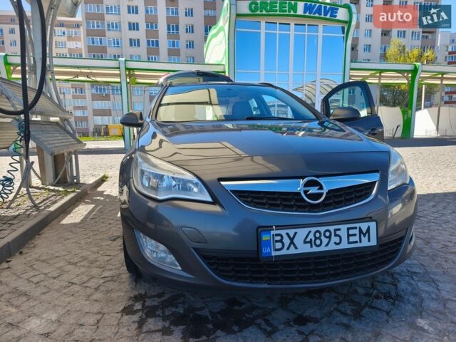 Серый Опель Астра, объемом двигателя 1.7 л и пробегом 387 тыс. км за 6000 $, фото 1 на Automoto.ua