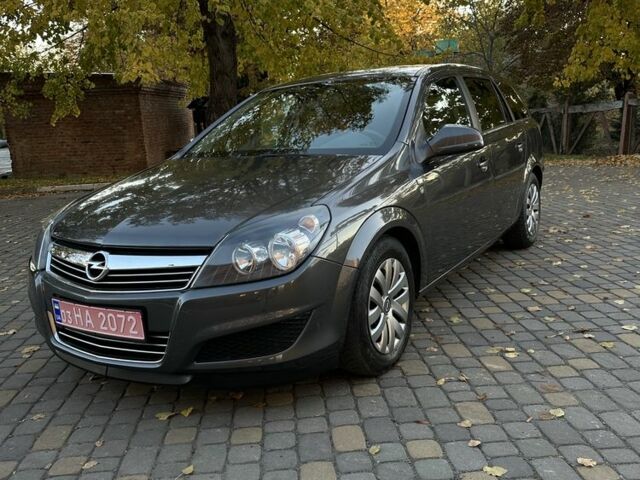 Опель Астра 2010 у Луцьку на Automoto.ua Сірий Опель Астра, об'ємом двигуна 1.6 л та пробігом 172 тис. км за 5900 $, фото 1 на Automoto.ua