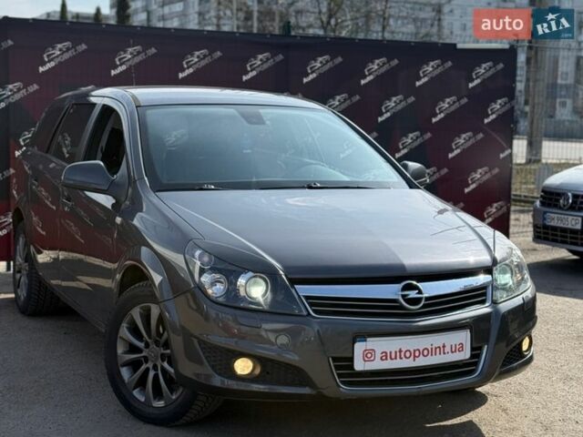 Серый Опель Астра, объемом двигателя 1.8 л и пробегом 204 тыс. км за 5999 $, фото 1 на Automoto.ua