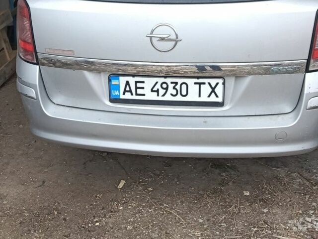 Серый Опель Астра, объемом двигателя 1.7 л и пробегом 240 тыс. км за 7000 $, фото 1 на Automoto.ua