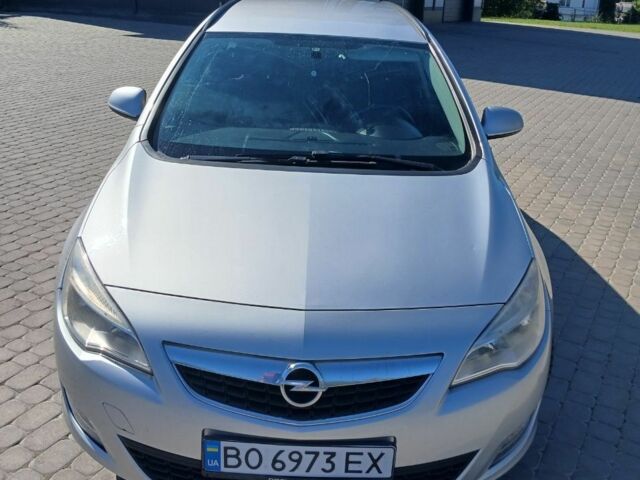 Серый Опель Астра, объемом двигателя 1.7 л и пробегом 282 тыс. км за 7200 $, фото 1 на Automoto.ua